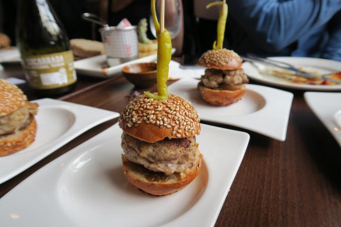 Mini Iberico burger